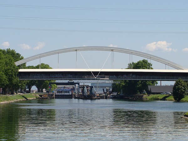 Schleuse zum Rhein Schleuse zum Rhein