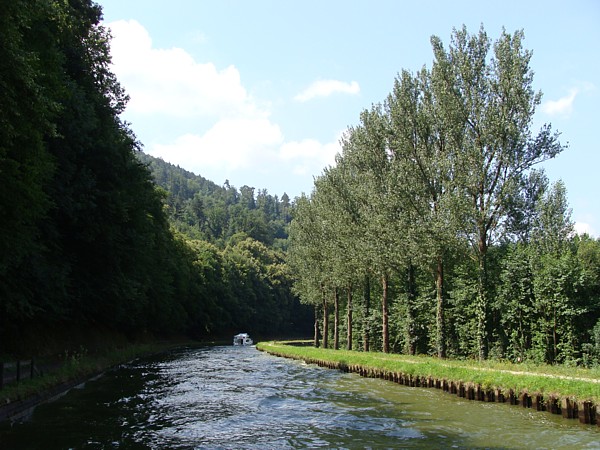 Hügelig und kurvenreich - ein Motorradrevier Hügelig und kurvenreich - ein Motorradrevier