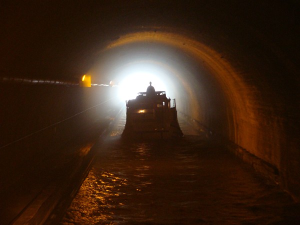 Gespenstische Atmosphäre im Tunnel von Arzwiller Gespenstische Atmosphäre im Tunnel von Arzwiller