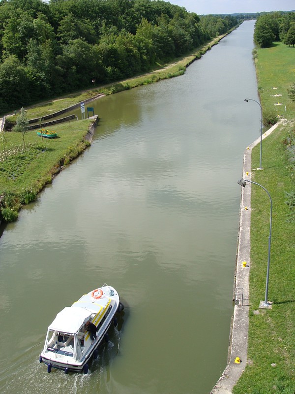 Blick von der Schleuse von Réchicourt
