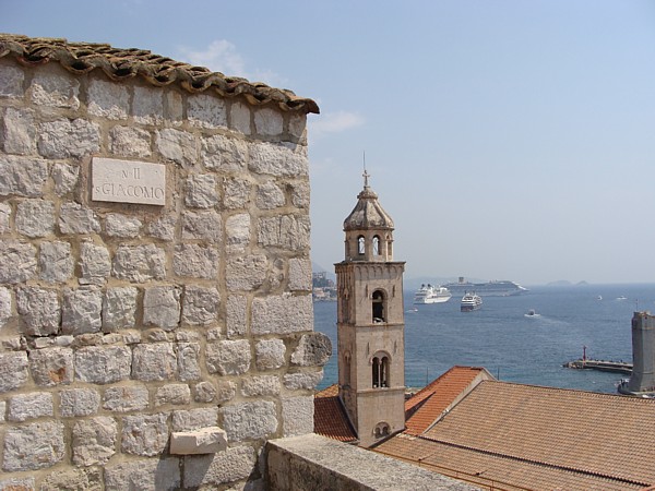 Dubrovnik - Blick von der Stadtmauer aufs Meer