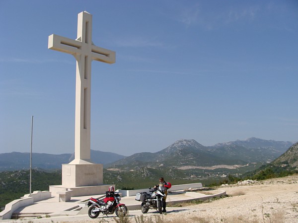 Am Ende des Kreuzwegs bei Kresevo Polje