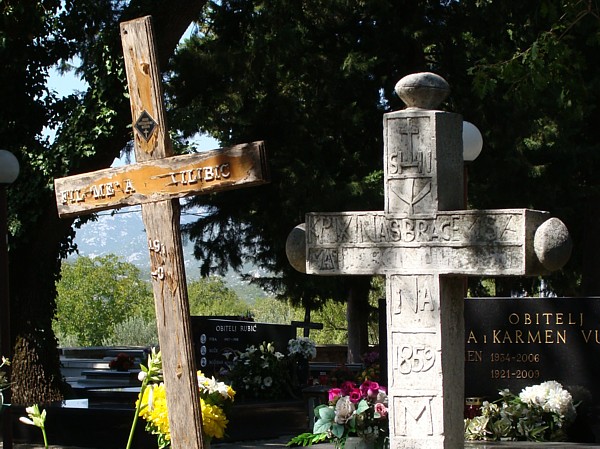 Auf dem Friedhof von Kresevo Polje