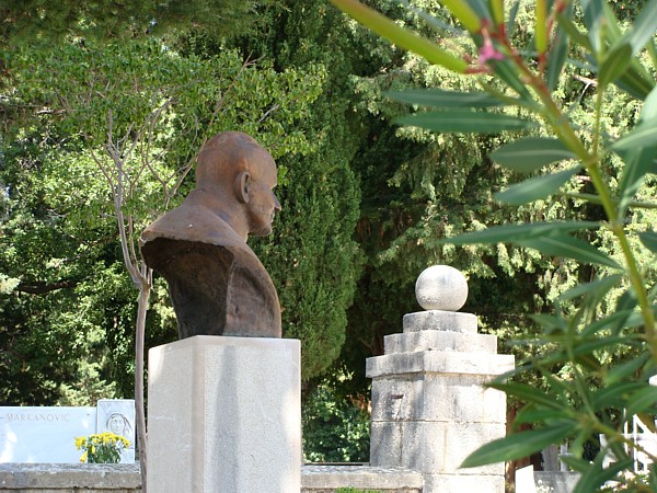 Auf dem Friedhof von Kresevo Polje