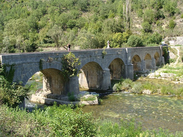 Brücke über die Cetina